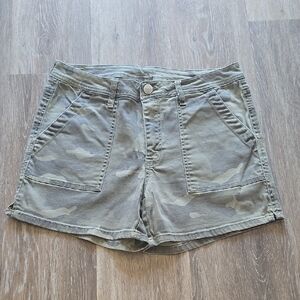 Seven7 Women's Camouflage Shorts Size 10